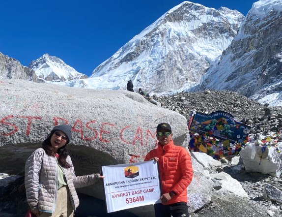 A Complete Guide to Choosing Between the Everest Base Camp Trek and Annapurna